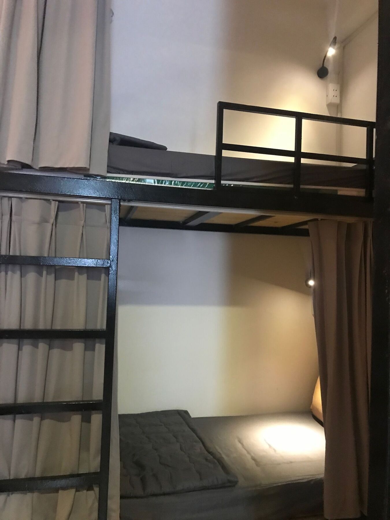 Wanderlust Saigon Hostel & Rooftop Bar Ciudad Ho Chi Minh  Exterior foto