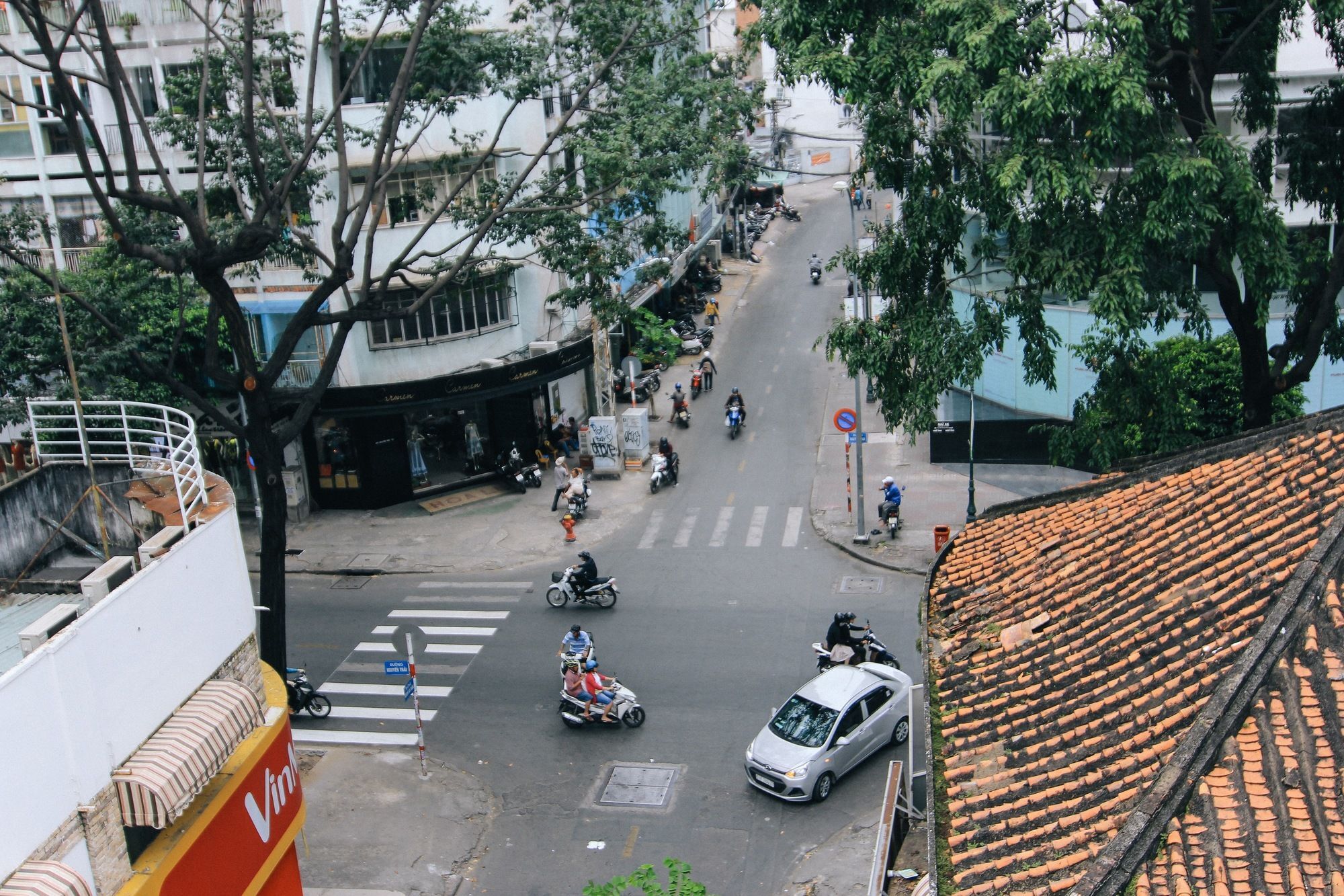 Wanderlust Saigon Hostel & Rooftop Bar Ciudad Ho Chi Minh  Exterior foto